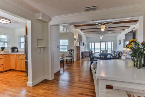 Large Luxury Beach Front House in Daytona Beach, USA