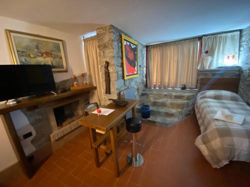 Luxury Triple Room image 10