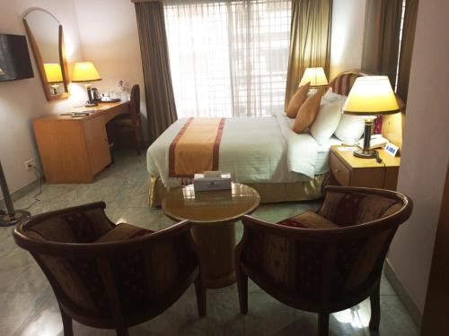 Hotel Lake Castle Room Type - Deluxe Double Room