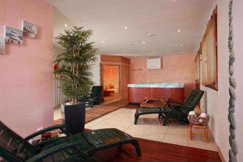 Pezsgőfürdő, Logis Hotel Le Vetine in Le Valtin