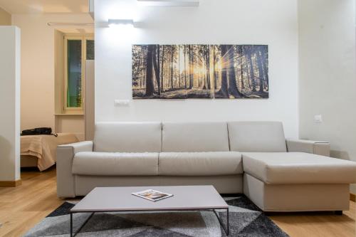 One-Bedroom Apartment image 10