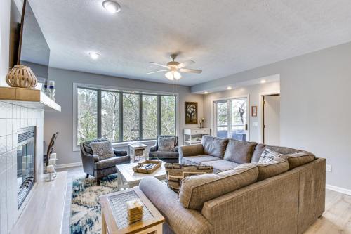 Lake Keowee Resort Condo Pool, Beach, Golf Access Lake Keowee Resort Condo Pool, Beach, Golf Access