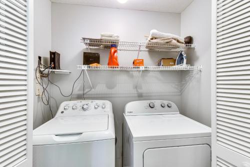 Lake Keowee Resort Condo Pool, Beach, Golf Access Lake Keowee Resort Condo Pool, Beach, Golf Access