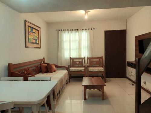 CABO FRIO CASA PARA 08 PESSOAS PRAIA DAS DUNAS RESIDENCIAL CLUb in Jardim Nautilus