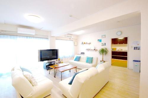 white beach house - Vacation STAY 29009v