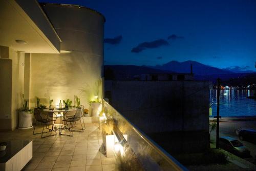 발코니/테라스, Gallery House in Itea-Delphi in 이타