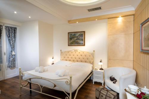 Standard Double Room image 4