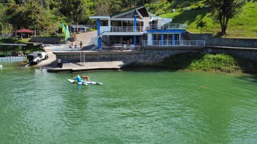 finca lago calima jetskiclub