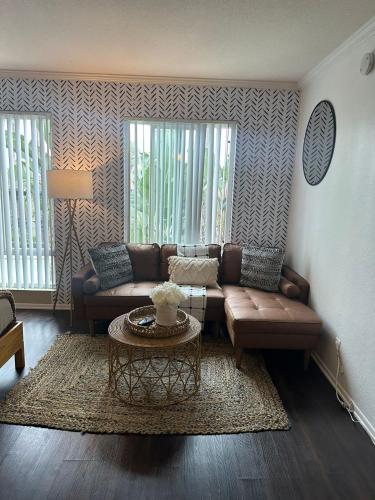 Loft apartments at Hollywood FREE parking close to Studios Universal in Los Angeles (CA)