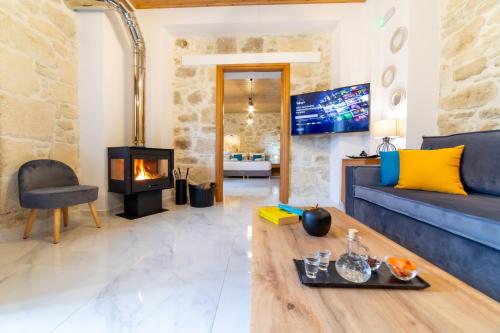 Facilities, Asmani Apartments with pool in Gorgolaini