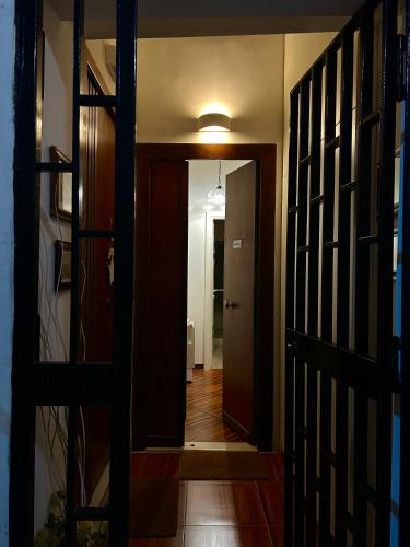 Trinità degli Spagnoli house, Neapel (Foto 7)