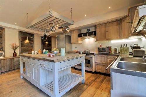 Residence Tonic - Appartement Altachic - 9 Personnes - Morzine centre MAE-3931 near La Chaudanne