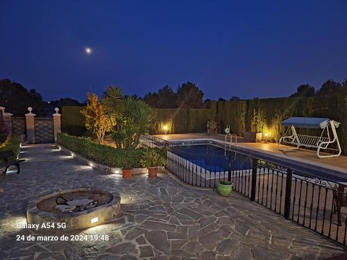 Chalet con piscina en Liria