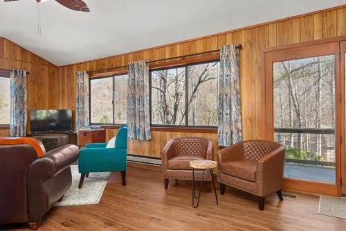 Cornerstone Cabin at Springdale Cornerstone Cabin at Springdale