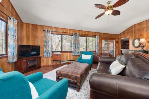 Cornerstone Cabin at Springdale Cornerstone Cabin at Springdale