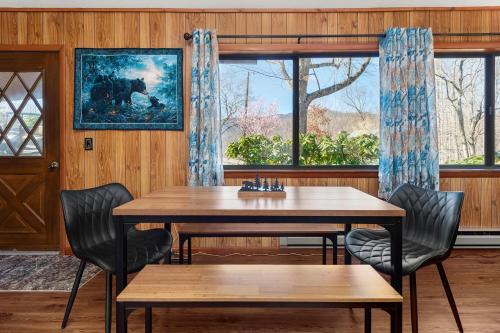 Cornerstone Cabin at Springdale Cornerstone Cabin at Springdale