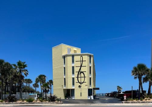Gone2TheBeach @ Symphony Beach Club in Ormond Beach, USA