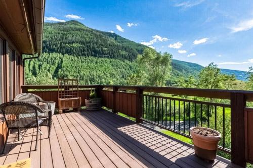 Upscale Mountain Living in Vail, USA