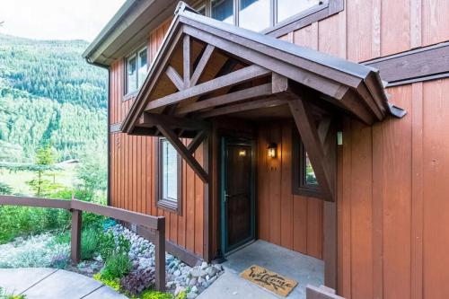 Upscale Mountain Living in Vail, USA
