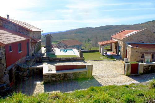 Casa Entre-Palheiros e Casa do Canastro - Accommodation - Montalegre