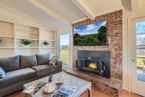 NEW Amazing 5 Acre Ranch Home Near Nashville TA in Spring Hill, USA
