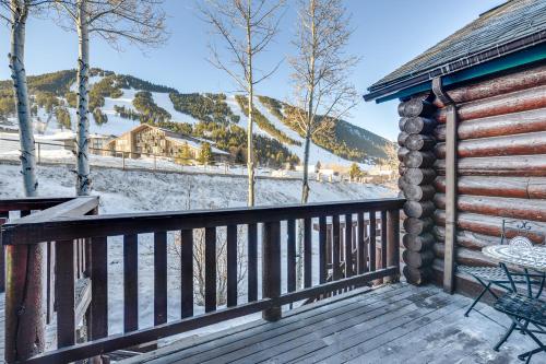 Jackson Condo with Fireplace Less Than Half Mi to Snow King! in Jackson, USA