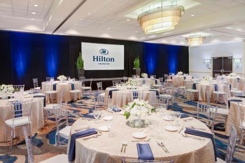 Hilton Arlington - image 14