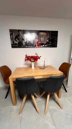 Emily’s Apartment Emily’s Apartment