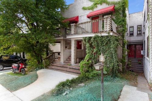 The 1925 - Monthly Rental - Walk Everywhere The 1925 - Monthly Rental - Walk Everywhere