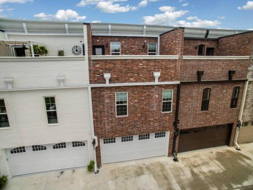 The Brownstone – Bentonville, AR