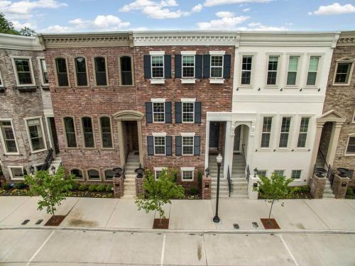 The Brownstone – Bentonville, AR
