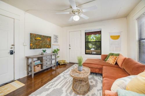 The Clementine - Monthly Rental - Walk Everywhere in Fayetteville, USA