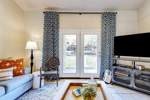 Water View Retreat in Kingsland, USA