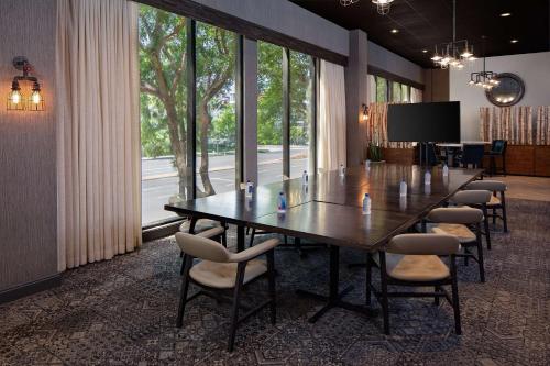 DoubleTree by Hilton Santa Ana - Orange County Airport - image 7