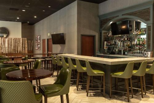 DoubleTree by Hilton Santa Ana - Orange County Airport - image 3