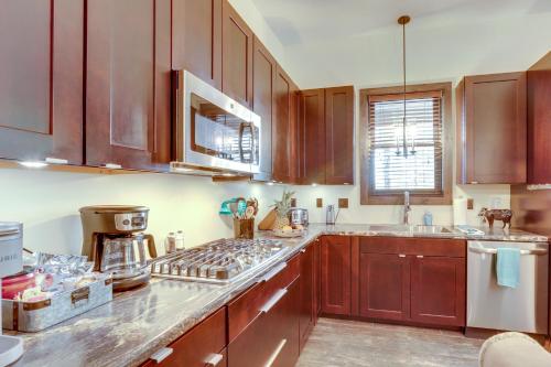 Ste Genevieve Home on 17 Acres, Near Wineries! in Avon, USA