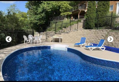 . Spacious 3- bedroom cottage w Pool & Boat dock