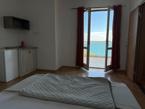 Apartment with Sea View image 7