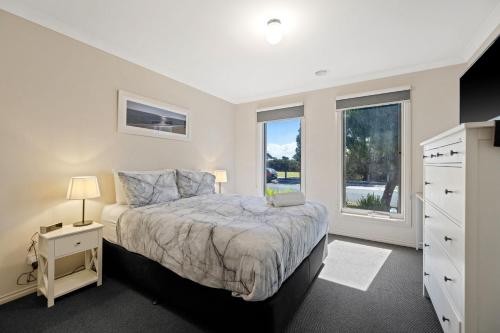 Shoalhaven Escape Cowes - image 5