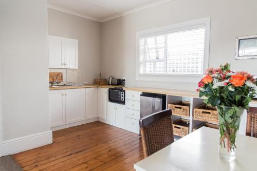 Kitchen, Nahoon Beach Villas Self Catering Apartments in Nahoon Mouth