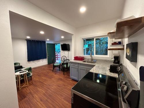 Backpackers Vacation Inn and Plantation Village thumb 3