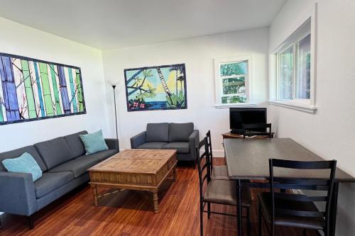 Backpackers Vacation Inn and Plantation Village detail
