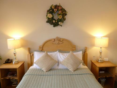 539728622 Hotel Planter