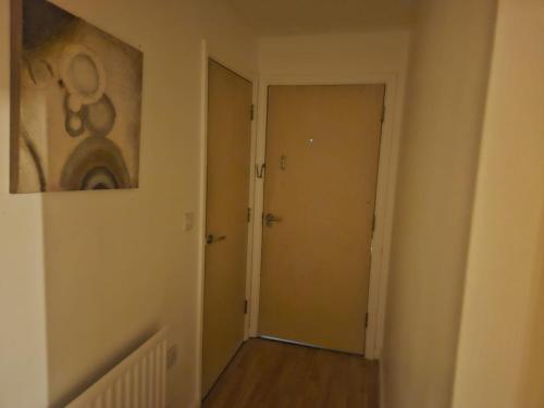 Big double room with bathroom in 2 bedroom flat kitchen is shared