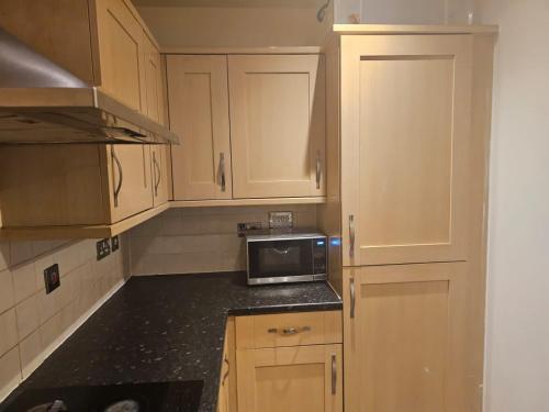 Big double room with bathroom in 2 bedroom flat kitchen is shared