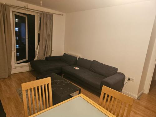 Big double room with bathroom in 2 bedroom flat kitchen is shared