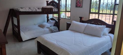 1 double bed, 2 bunk beds