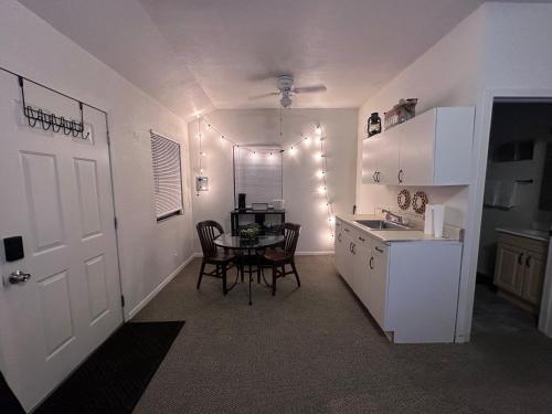 المرافق, Green Haven Studio near Austin Airport COTA in جلينبروك