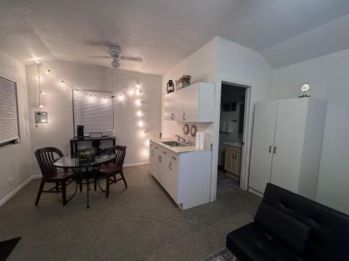 المرافق, Green Haven Studio near Austin Airport COTA in جلينبروك