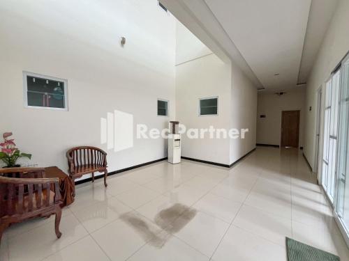 Facilities, Griya Borobudur Malang Syariah RedPartner near Train Station Belimbing